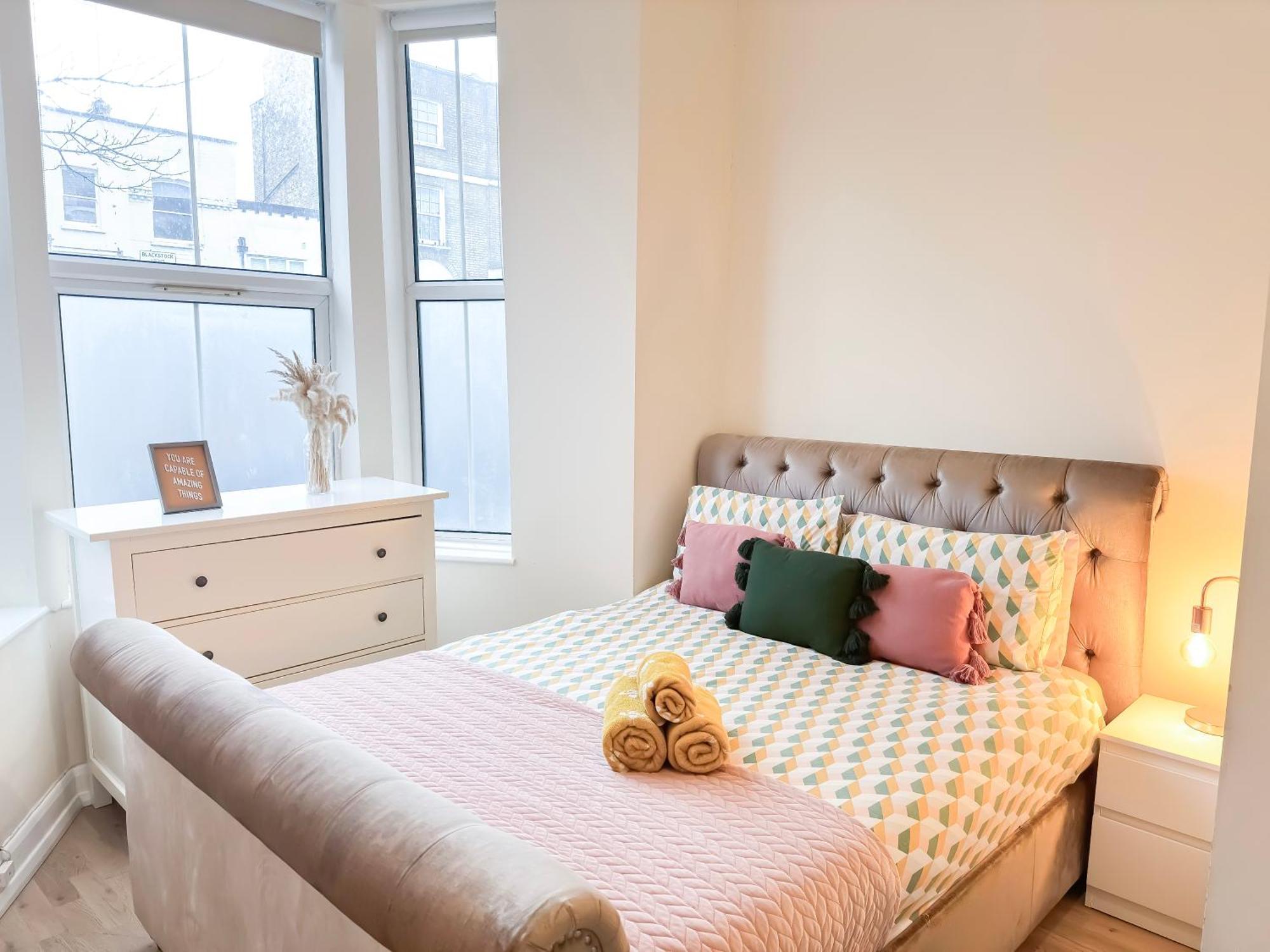 1-Bedroom Flat With Small Garden & Paid Parking In Finsbury Park, Highbury London Exterior photo
