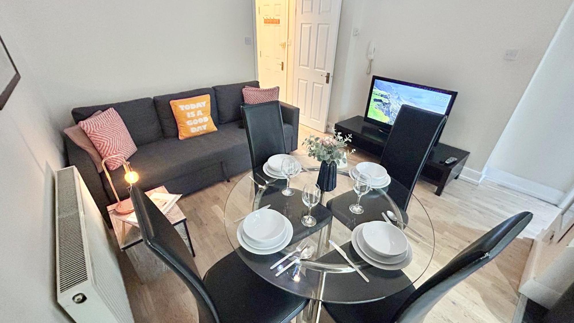 1-Bedroom Flat With Small Garden & Paid Parking In Finsbury Park, Highbury London Exterior photo