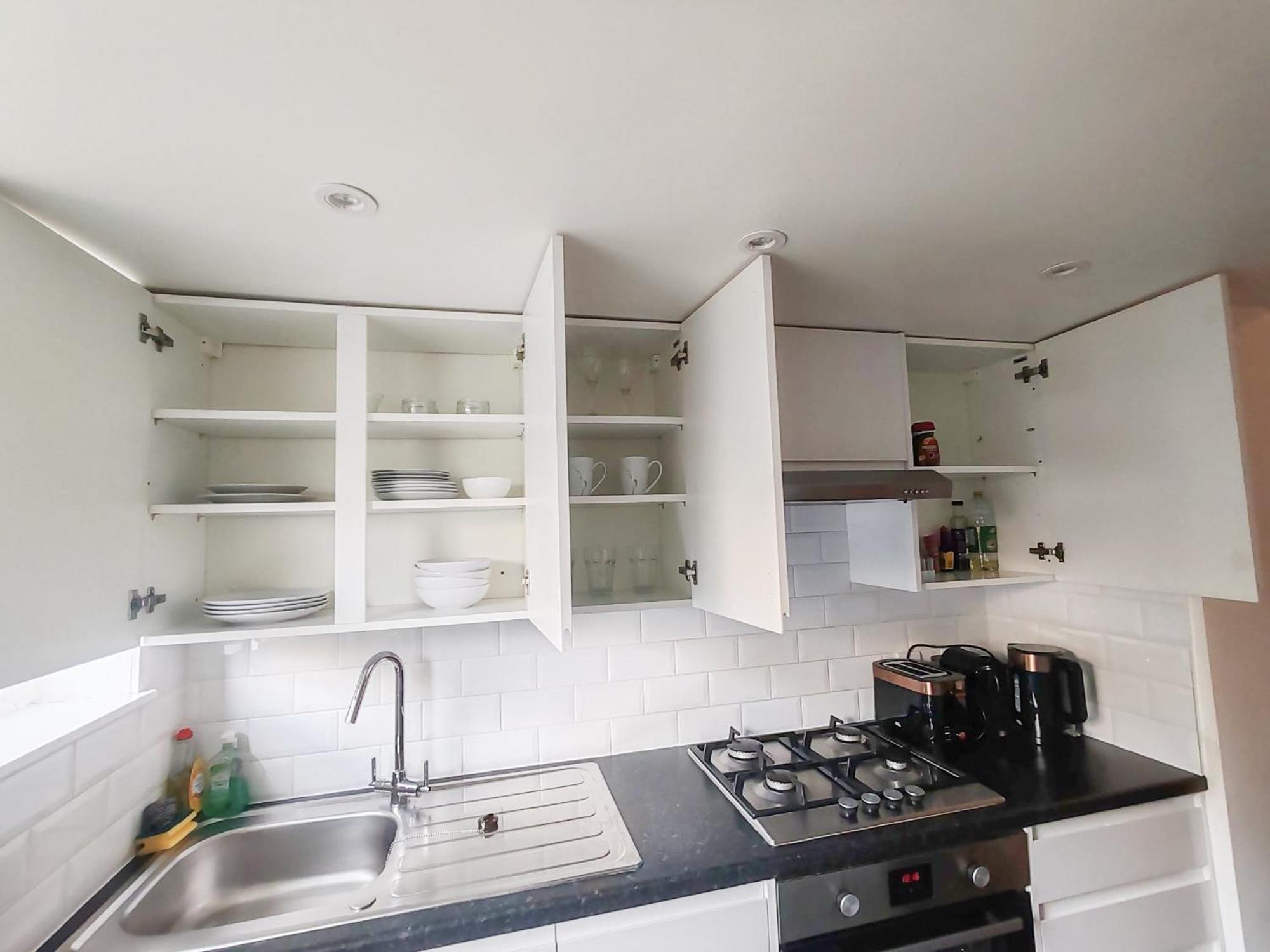 1-Bedroom Flat With Small Garden & Paid Parking In Finsbury Park, Highbury London Exterior photo